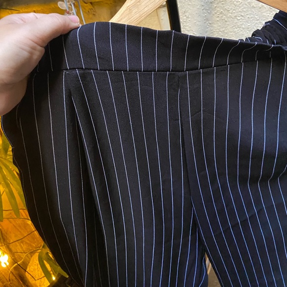 6️⃣5️⃣0️⃣ Strip Wide Leg Trousers. Size - M - Picture 9 of 17